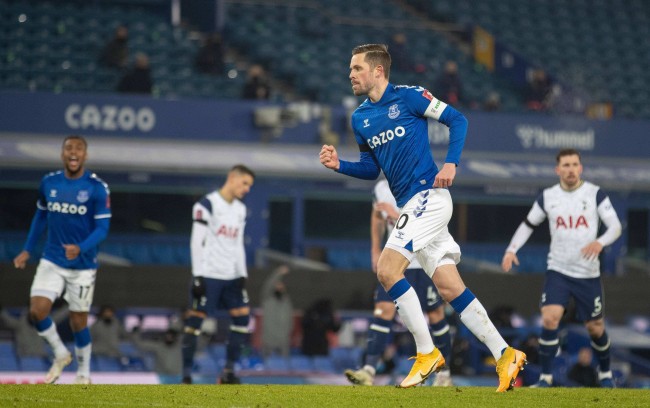 更与球队内 更与球队内