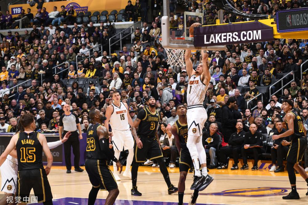 对于他来说 对于他来说