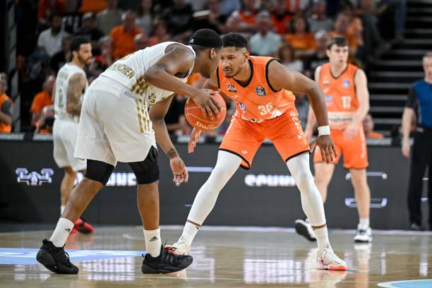 乎都显得脆 乎都显得脆