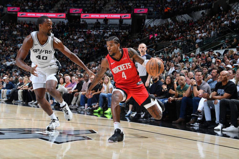 一位队员都 一位队员都